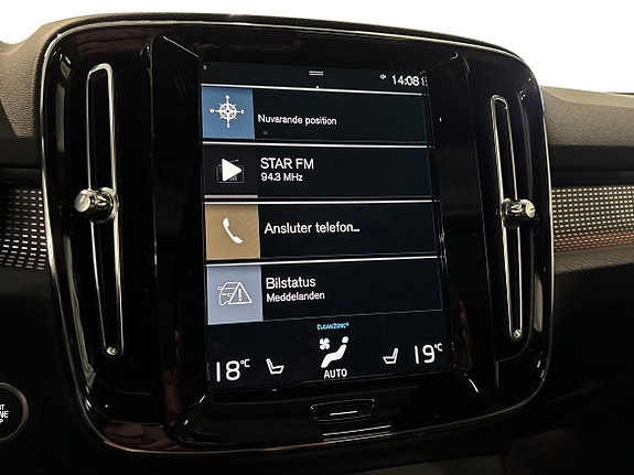 Volvo XC40 15 of 18