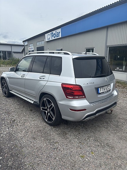 Mercedes-Benz GLK220 3 of 3