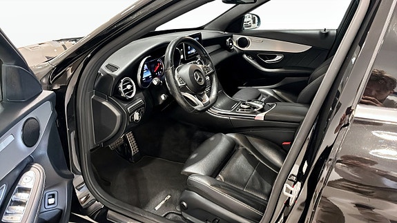 Mercedes-Benz C220 d 3 of 5