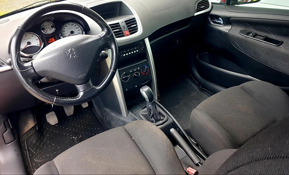 Peugeot 207 3 of 5