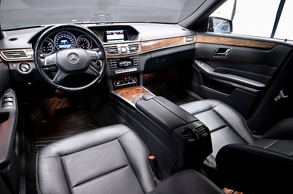 Mercedes-Benz E350 14 of 24