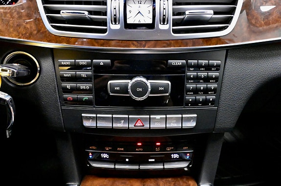 Mercedes-Benz E350 22 of 24