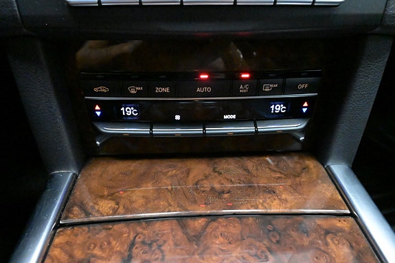 Mercedes-Benz E350 20 of 24