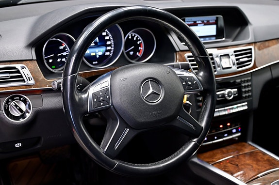Mercedes-Benz E350 17 of 24