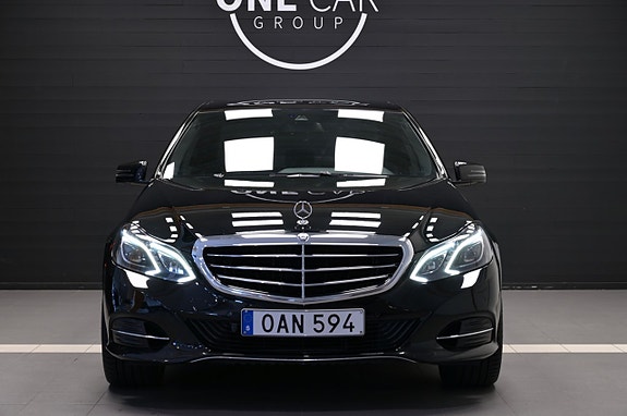 Mercedes-Benz E350 3 of 5