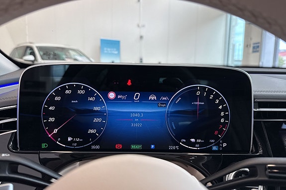 Mercedes-Benz E300 e 18 of 30