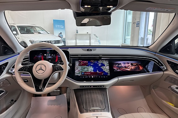 Mercedes-Benz E300 e 7 of 30