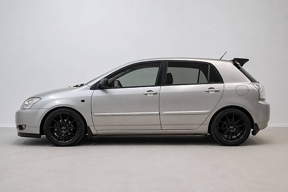 Toyota Corolla 4 of 5