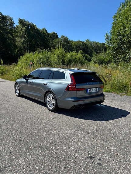 Volvo V60 4 of 5