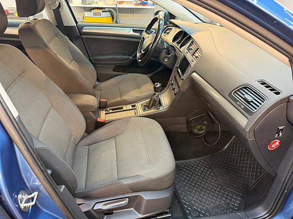 Volkswagen Golf VII 5 of 5