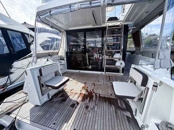 Beneteau Swift Trawler 35 | 2019 4 of 5
