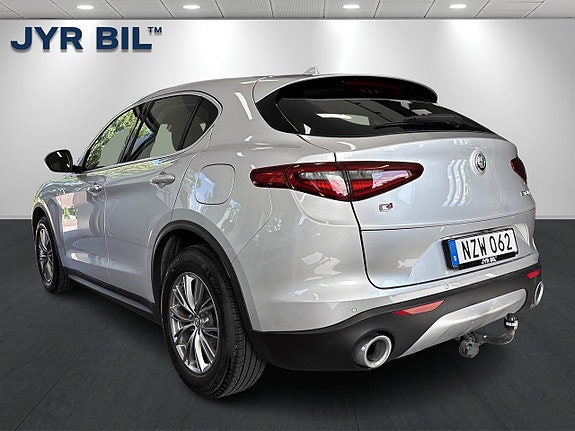 Alfa Romeo Stelvio 5 of 5