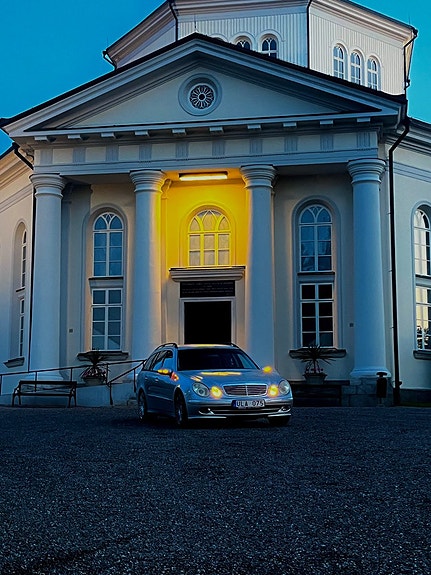 Mercedes-Benz E200 5 of 11