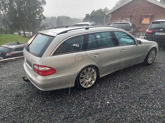 Mercedes-Benz E200 11 of 11