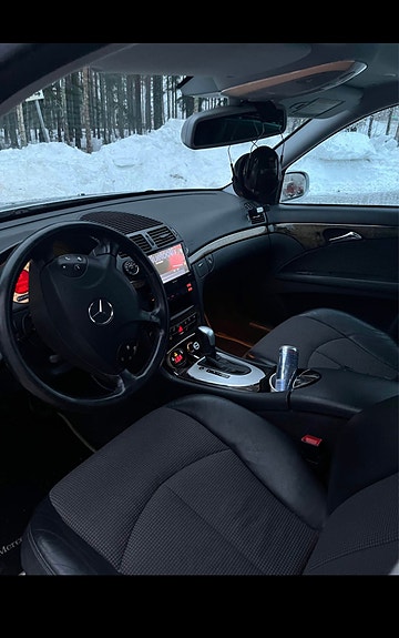 Mercedes-Benz E200 10 of 11