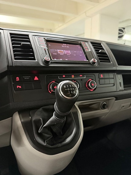 Volkswagen Transporter 21 of 25