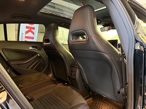 Mercedes-Benz CLA200 19 of 22