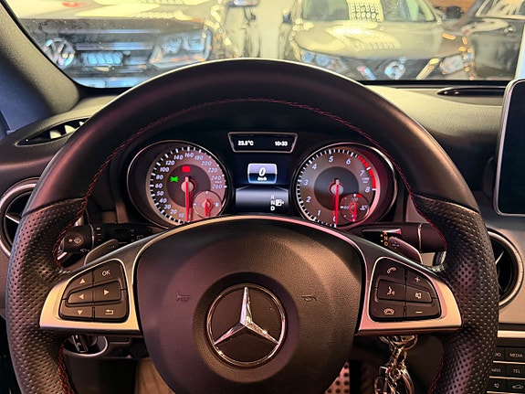 Mercedes-Benz CLA200 11 of 22
