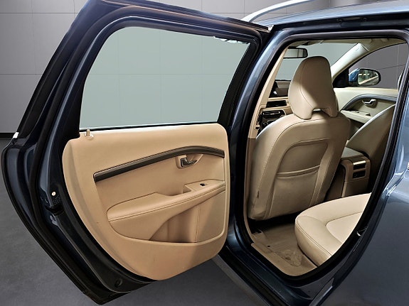 Volvo V70 13 of 26