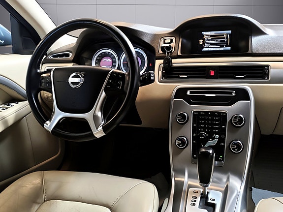 Volvo V70 19 of 26