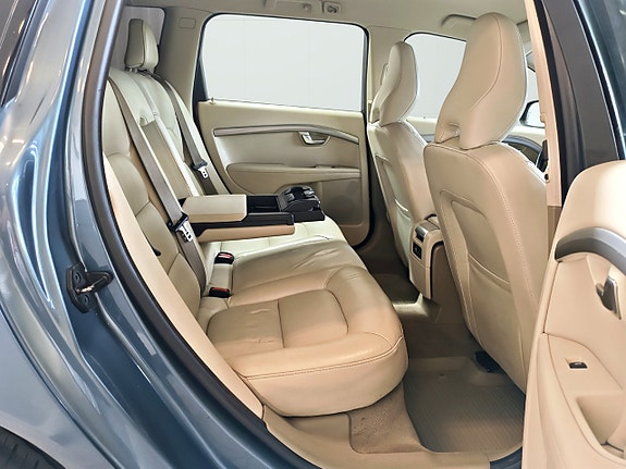 Volvo V70 17 of 26