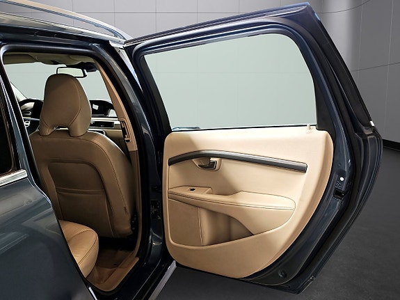Volvo V70 16 of 26