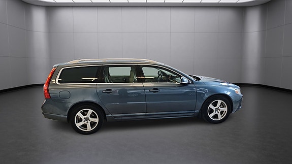Volvo V70 9 of 26