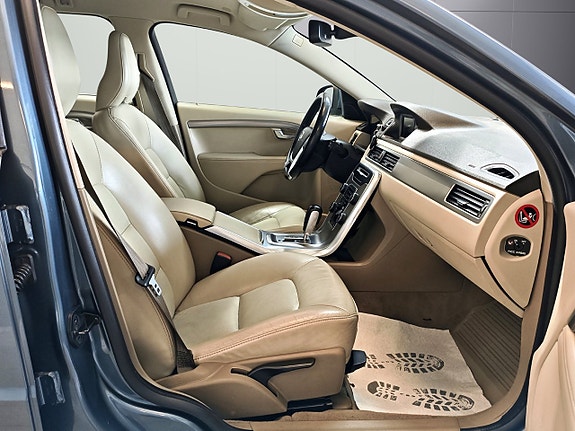 Volvo V70 15 of 26