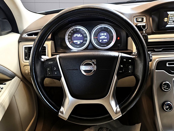 Volvo V70 22 of 26