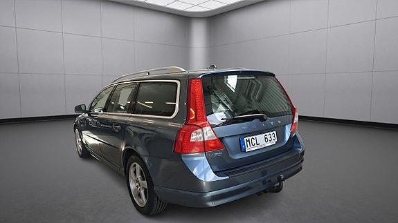 Volvo V70 4 of 5
