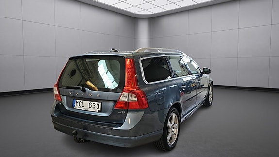 Volvo V70 10 of 26