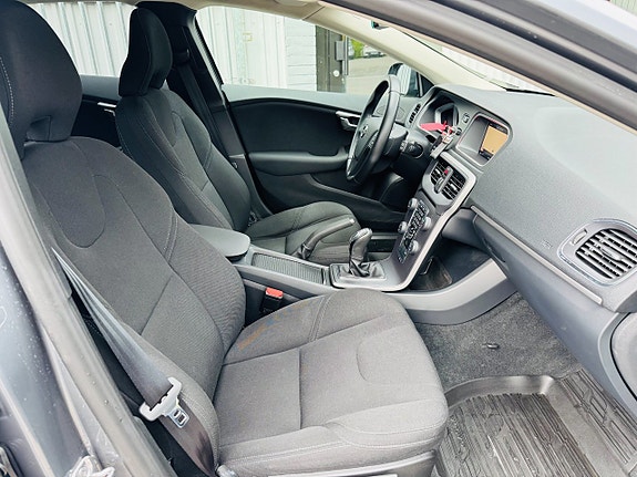 Volvo V40 5 of 5