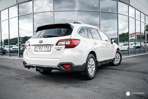 Subaru Outback 2 of 7