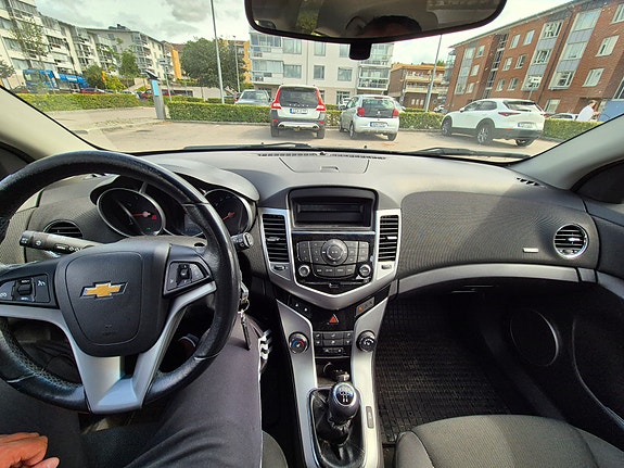 Chevrolet Cruze 6 of 7