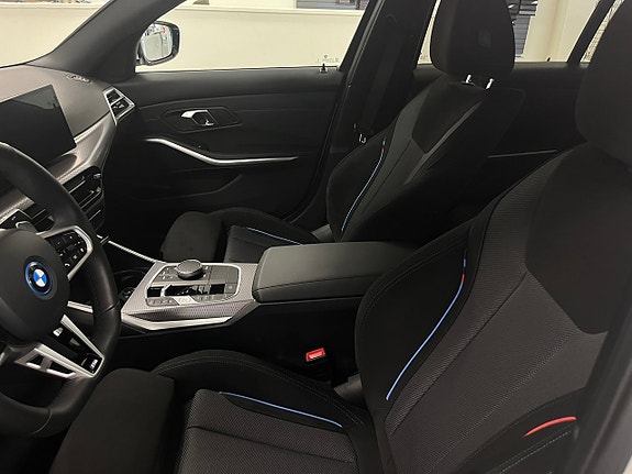 BMW 330e 2 of 5