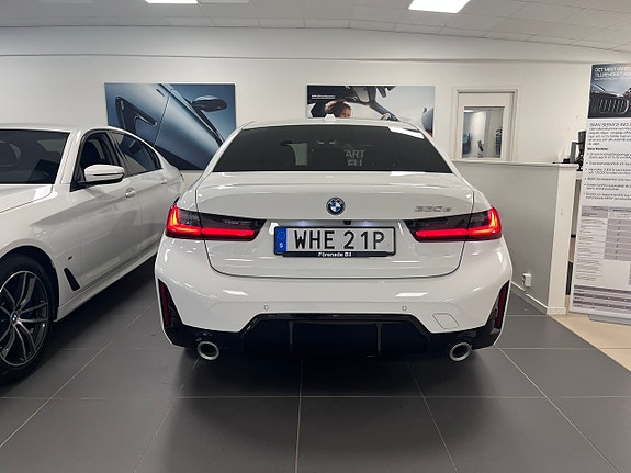 BMW 330e 9 of 9