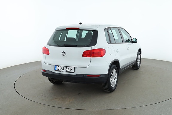 Volkswagen Tiguan 5 of 5