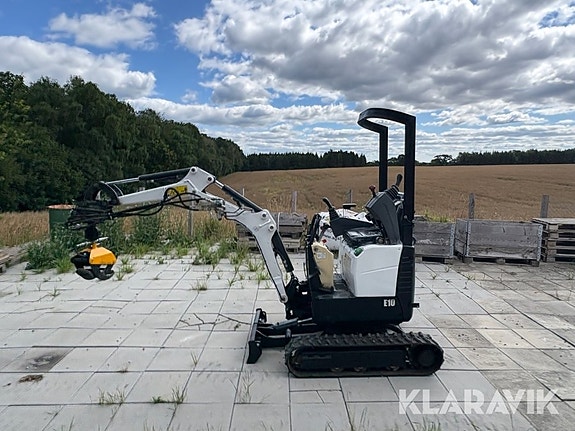 Grävmaskin Bobcat E10 med grip och 4st skopor 2 of 5