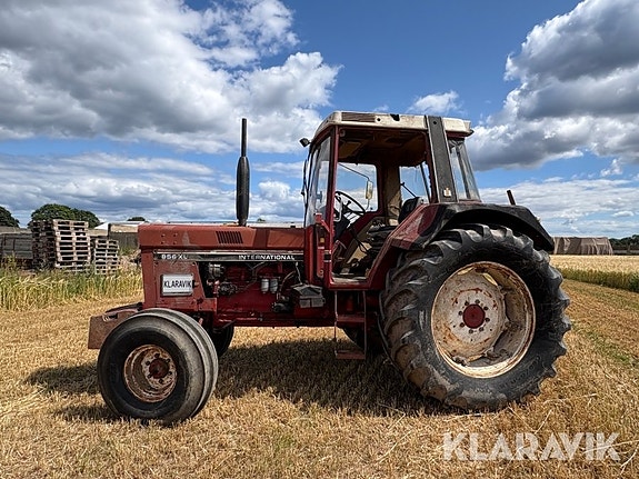 Traktor International 956XL 2 of 5