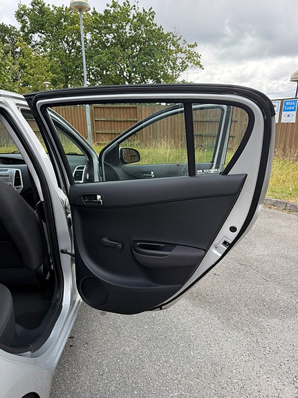 Hyundai i20 15 of 17