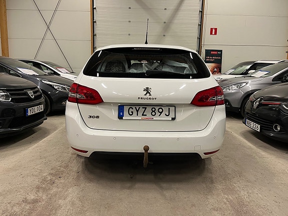 Peugeot 308 SW 4 of 5