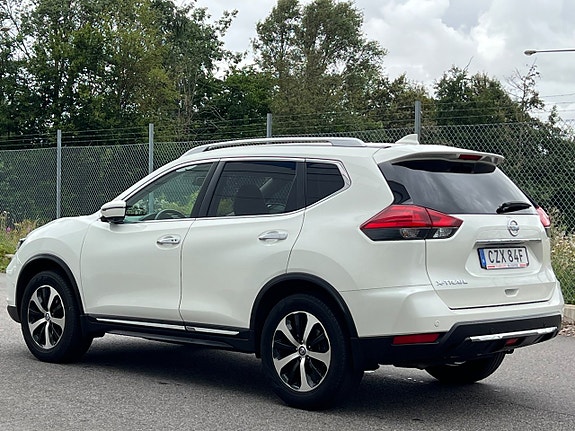 Nissan X-Trail 3 of 5