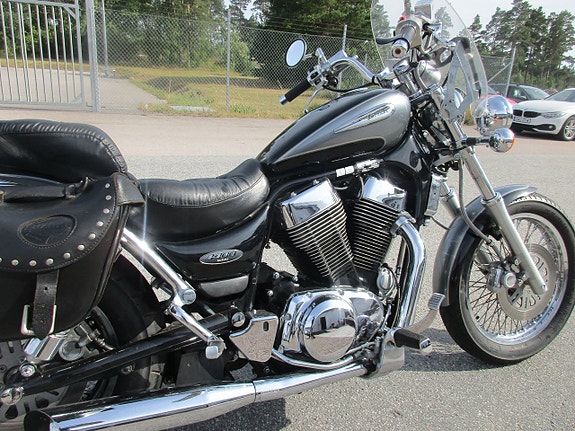 Suzuki VS 1400 Intruder 2 of 5