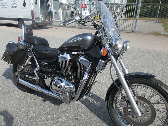 Suzuki VS 1400 Intruder 3 of 5