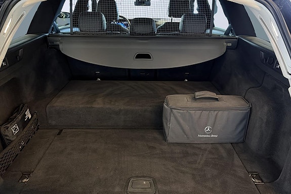 Mercedes-Benz E300 23 of 25