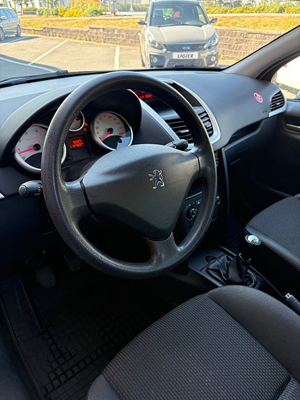 Peugeot 207 5 of 5