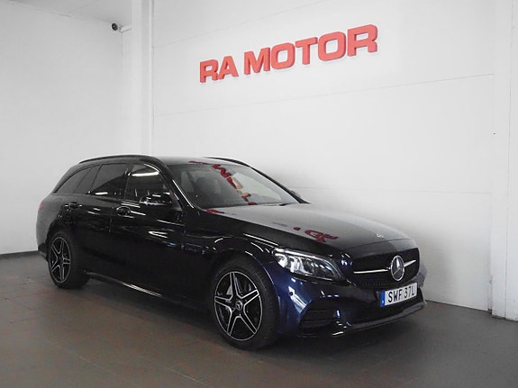 Mercedes-Benz C300 3 of 5