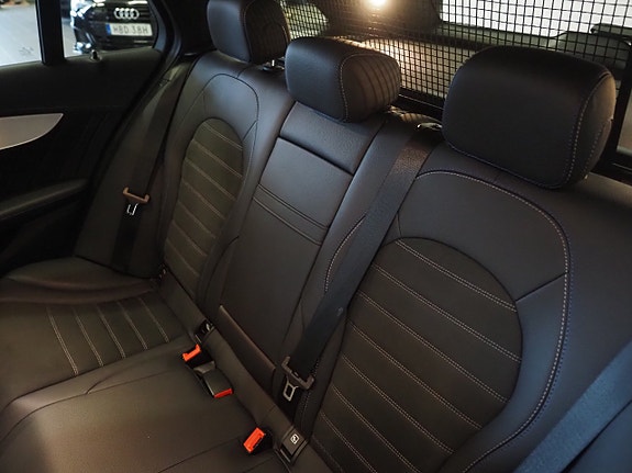 Mercedes-Benz C300 de 16 of 28