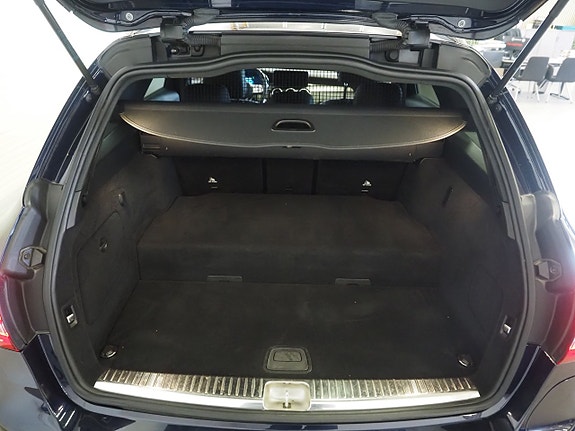 Mercedes-Benz C300 de 17 of 28