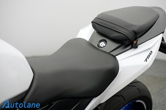Suzuki GSX-S750 * SC Project, Ventiler kontrollerade! 17 of 28